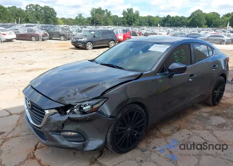 2018 Mazda Mazda3 Touring из США, поврежденный, VIN 3MZBN1V3XJM163074